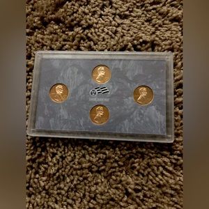 Mint set of 2009 Lincoln Pennie’s, including 12 circulation un touched!